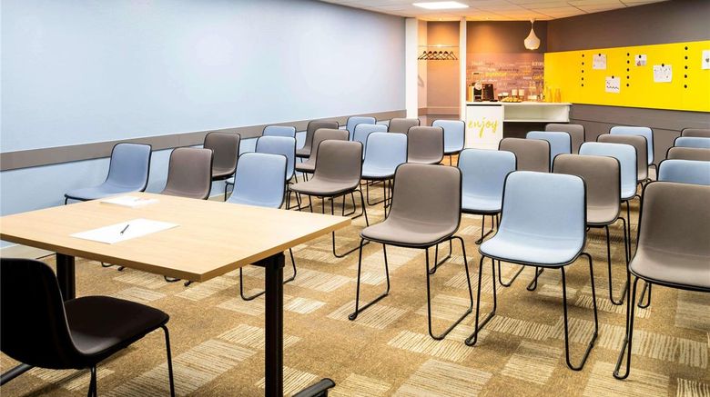 <b>Ibis Gare de Lyon Diderot Meeting</b>. Images powered by <a href="https://iceportal.shijigroup.com/" title="IcePortal" target="_blank">IcePortal</a>.