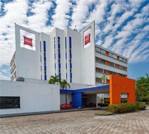 Ibis Manaus Exterior