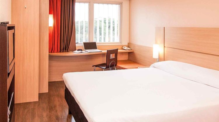 Ibis Manaus Room