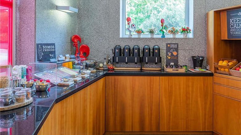 <b>Hotel Ibis Guimaraes Restaurant</b>. Images powered by <a href="https://iceportal.shijigroup.com/" title="IcePortal" target="_blank">IcePortal</a>.