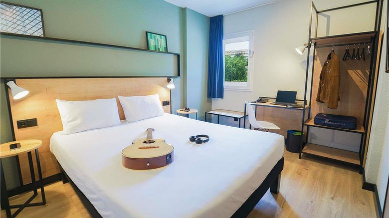 <b>Hotel Ibis Guimaraes Room</b>. Images powered by <a href="https://iceportal.shijigroup.com/" title="IcePortal" target="_blank">IcePortal</a>.