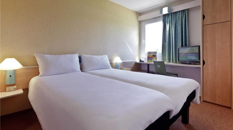 <b>Hotel Ibis Guimaraes Room</b>. Images powered by <a href="https://iceportal.shijigroup.com/" title="IcePortal" target="_blank">IcePortal</a>.
