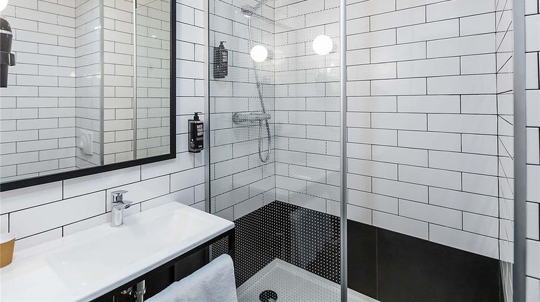 <b>Hotel Ibis Guimaraes Room</b>. Images powered by <a href="https://iceportal.shijigroup.com/" title="IcePortal" target="_blank">IcePortal</a>.