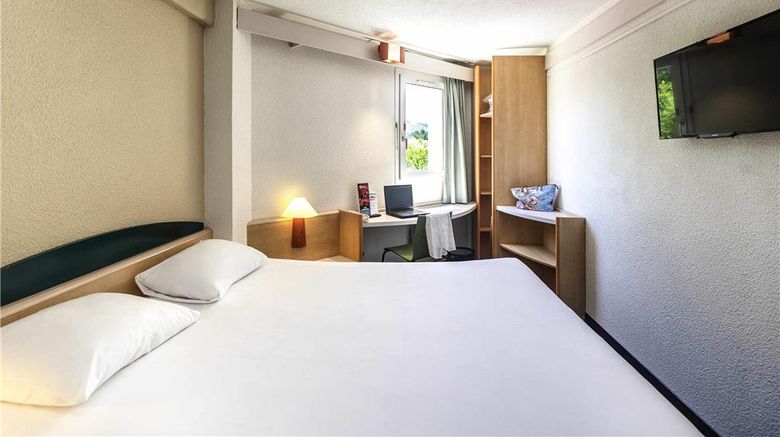 <b>Ibis Autun Room</b>. Images powered by <a href="https://iceportal.shijigroup.com/" title="IcePortal" target="_blank">IcePortal</a>.