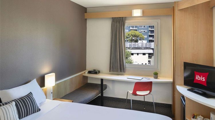 Ibis Sydney Thornleigh Room