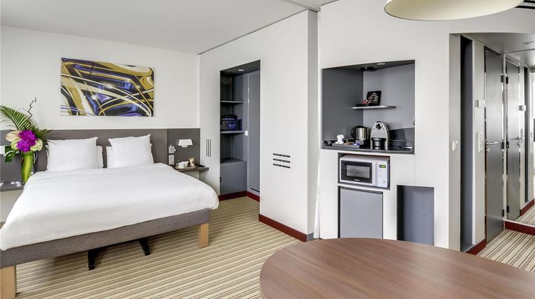 <b>Suite Novotel Paris Port de Montreuil Room</b>. Images powered by <a href="https://iceportal.shijigroup.com/" title="IcePortal" target="_blank">IcePortal</a>.