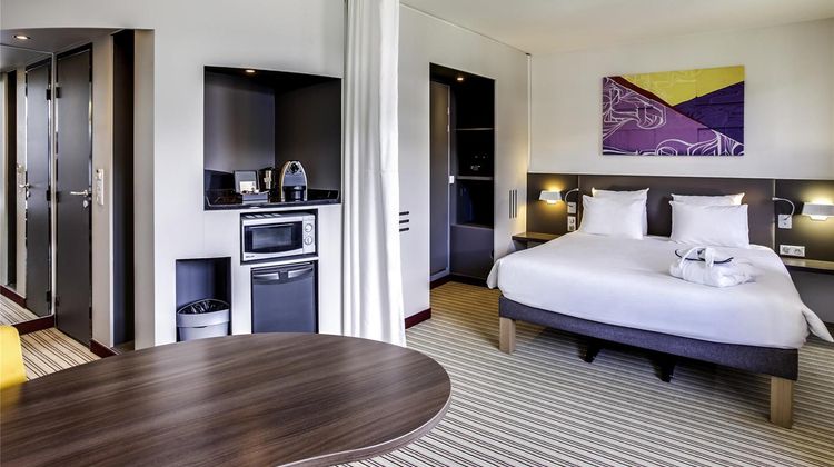 Suite Novotel Paris Port de Montreuil Room
