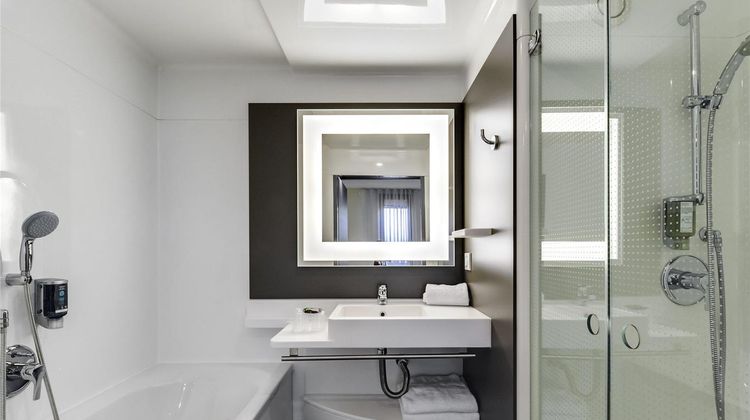 Suite Novotel Paris Port de Montreuil Room