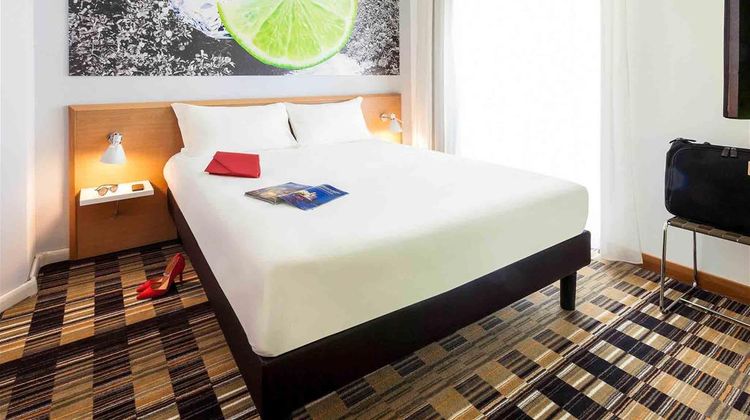 Ibis Styles Napoli Garibaldi Room