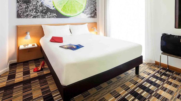 Ibis Styles Napoli Garibaldi Room