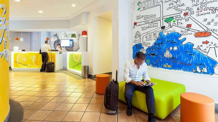 Ibis Styles Napoli Garibaldi Exterior