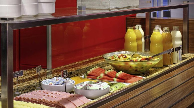 <b>Ibis Buenos Aires Congreso Restaurant</b>. Images powered by <a href="https://iceportal.shijigroup.com/" title="IcePortal" target="_blank">IcePortal</a>.
