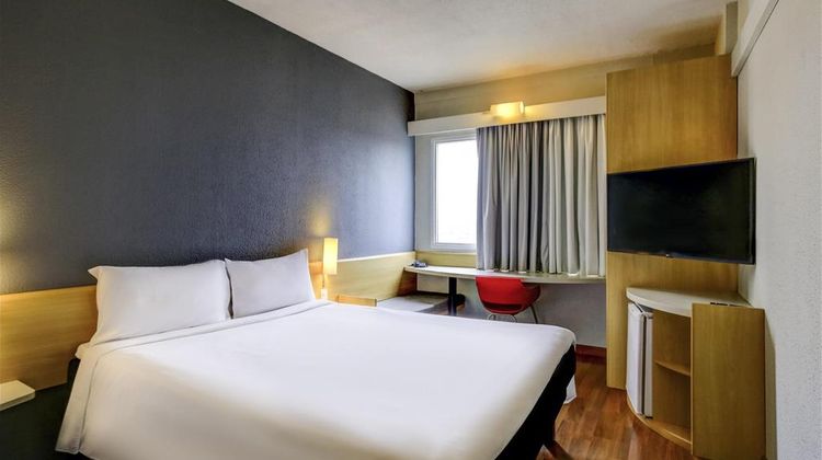 Ibis Tambore Room