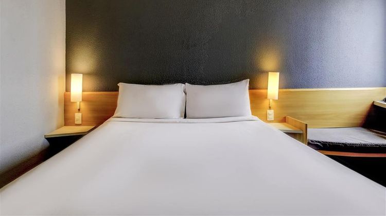 Ibis Tambore Room