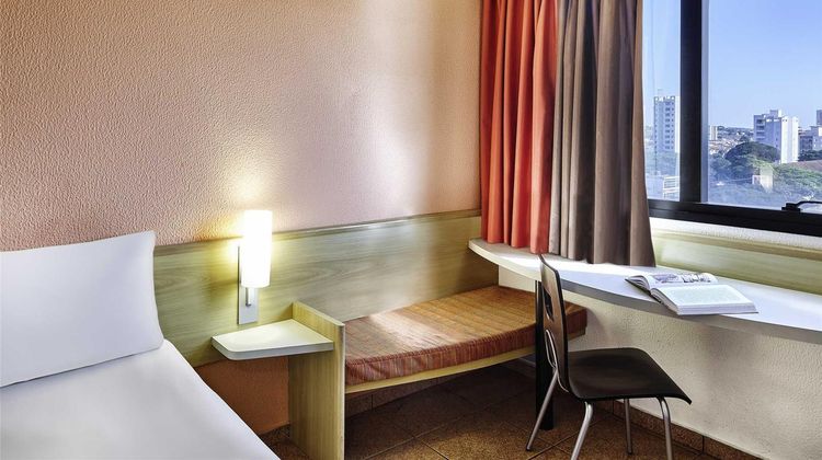 Ibis Taubate Room