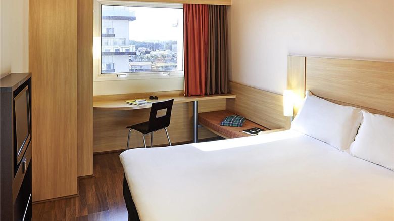 <b>Ibis Sao Carlos Room</b>. Images powered by <a href="https://iceportal.shijigroup.com/" title="IcePortal" target="_blank">IcePortal</a>.