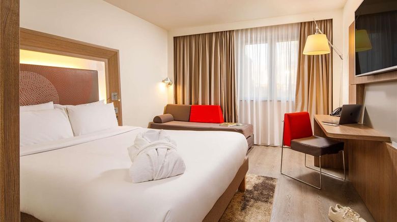 <b>Novotel London Bridge Room</b>. Images powered by <a href="https://iceportal.shijigroup.com/" title="IcePortal" target="_blank">IcePortal</a>.