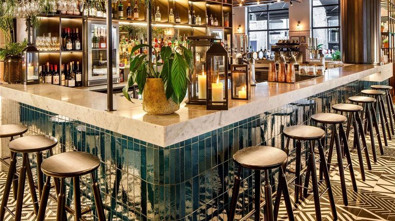 <b>Novotel London Bridge Restaurant</b>. Images powered by <a href="https://iceportal.shijigroup.com/" title="IcePortal" target="_blank">IcePortal</a>.