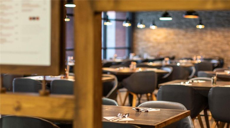 <b>Novotel Leeds Restaurant</b>. Images powered by <a href="https://iceportal.shijigroup.com/" title="IcePortal" target="_blank">IcePortal</a>.