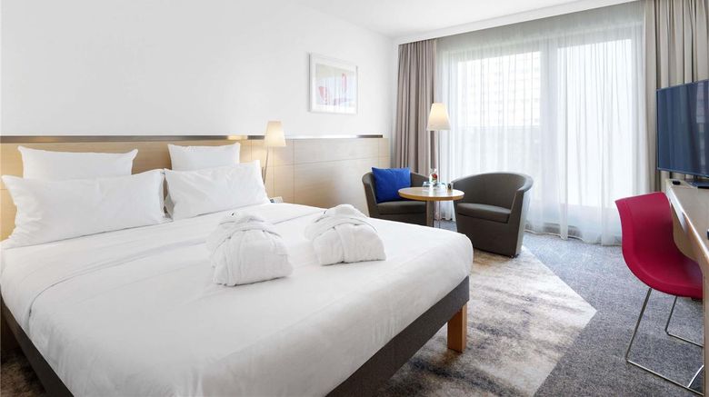 <b>Novotel Berlin Mitte Room</b>. Images powered by <a href="https://iceportal.shijigroup.com/" title="IcePortal" target="_blank">IcePortal</a>.
