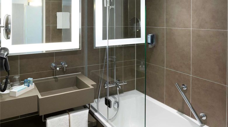 <b>Novotel Berlin Mitte Room</b>. Images powered by <a href="https://iceportal.shijigroup.com/" title="IcePortal" target="_blank">IcePortal</a>.