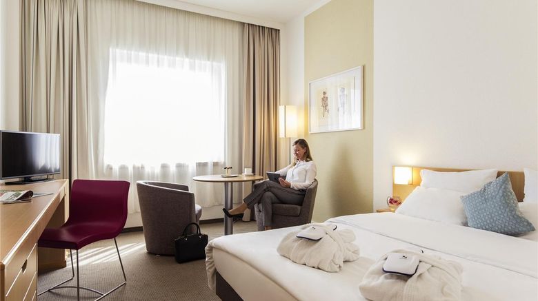 <b>Novotel Duesseldorf City West Room</b>. Images powered by <a href="https://iceportal.shijigroup.com/" title="IcePortal" target="_blank">IcePortal</a>.