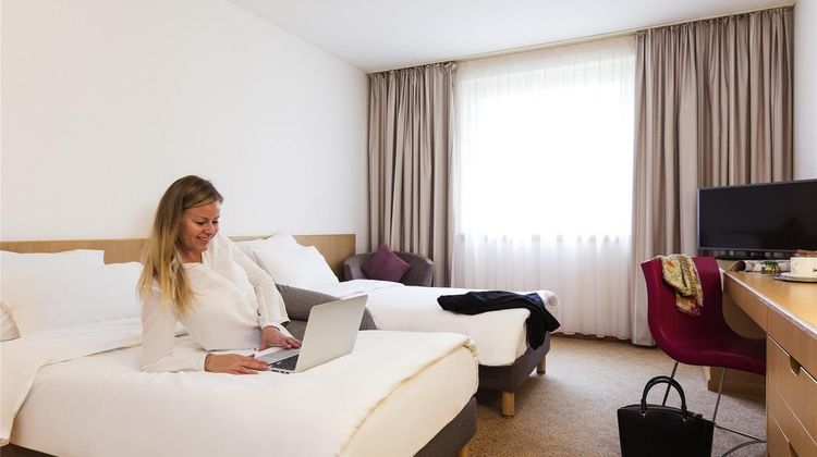 Novotel Duesseldorf City West Room