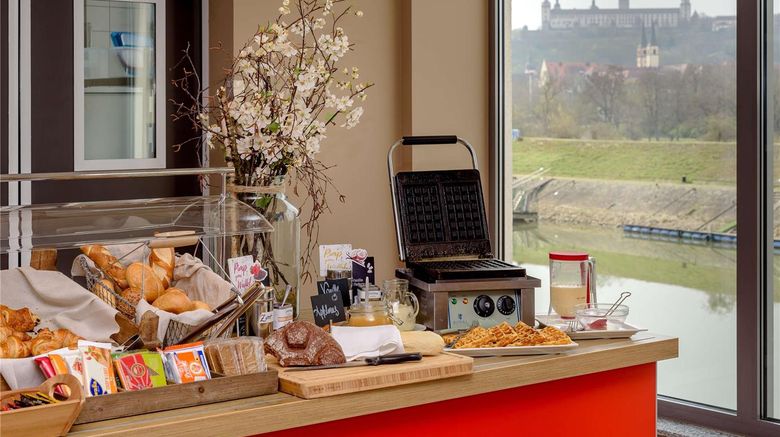 <b>Ibis Wurzburg Restaurant</b>. Images powered by <a href="https://iceportal.shijigroup.com/" title="IcePortal" target="_blank">IcePortal</a>.