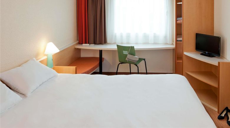 <b>Ibis Stuttgart Centrum Room</b>. Images powered by <a href="https://iceportal.shijigroup.com/" title="IcePortal" target="_blank">IcePortal</a>.
