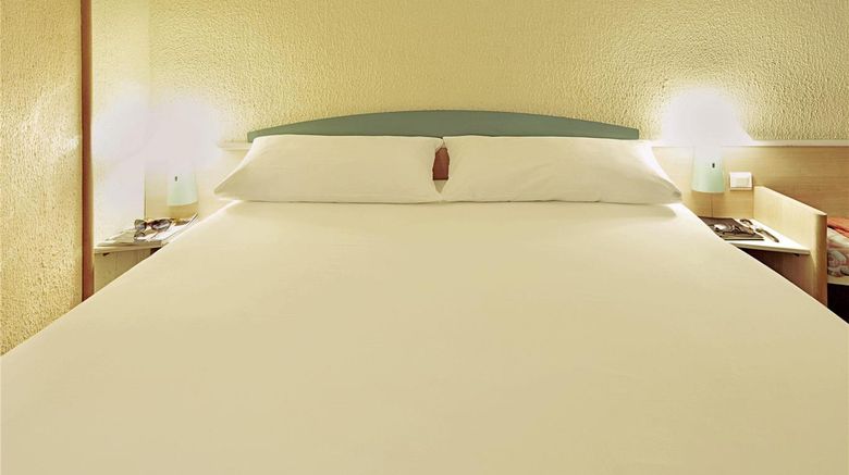<b>Ibis Stuttgart Centrum Room</b>. Images powered by <a href="https://iceportal.shijigroup.com/" title="IcePortal" target="_blank">IcePortal</a>.