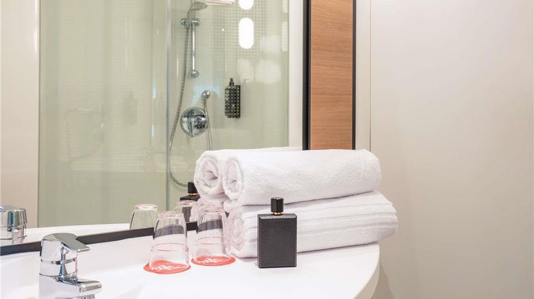 <b>Ibis Hotel Dortmund City Room</b>. Images powered by <a href="https://iceportal.shijigroup.com/" title="IcePortal" target="_blank">IcePortal</a>.