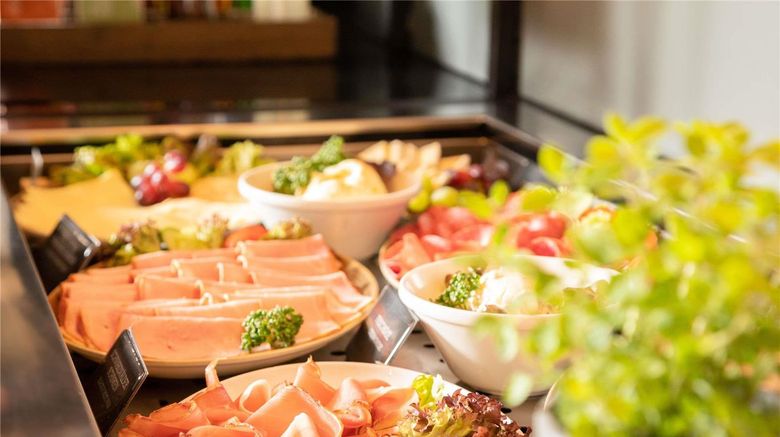 <b>Ibis Hotel Dortmund City Restaurant</b>. Images powered by <a href="https://iceportal.shijigroup.com/" title="IcePortal" target="_blank">IcePortal</a>.