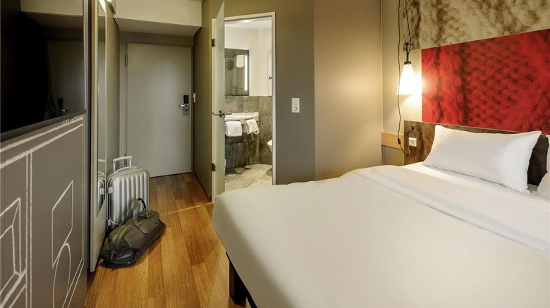 <b>Ibis Muenchen Messe Room</b>. Images powered by <a href="https://iceportal.shijigroup.com/" title="IcePortal" target="_blank">IcePortal</a>.