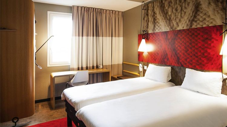 Ibis Paris Defense Courbevoie Room