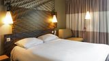 Ibis La Defense Courbevoie Room