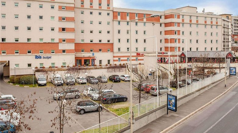 Ibis La Defense Courbevoie Exterior. Images powered by <a href="https://iceportal.shijigroup.com" target="_blank" rel="noopener">Ice Portal</a>.
