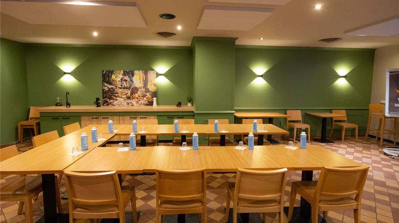 <b>Ibis Besancon La City Meeting</b>. Images powered by <a href="https://iceportal.shijigroup.com/" title="IcePortal" target="_blank">IcePortal</a>.