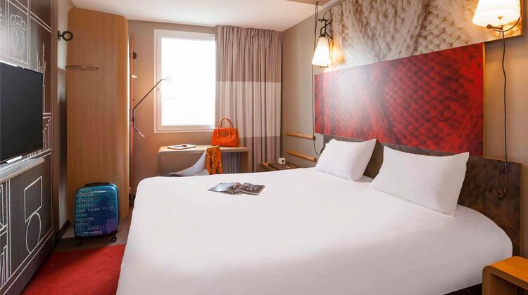 Ibis Paris Porte Clichy Centre Room
