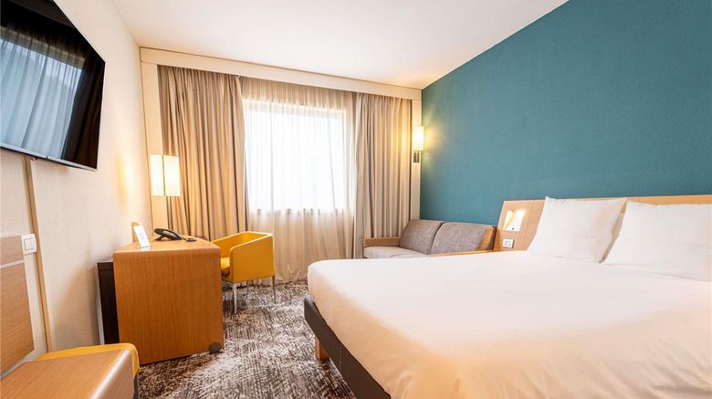 <b>Novotel Rome East Room</b>. Images powered by <a href="https://iceportal.shijigroup.com/" title="IcePortal" target="_blank">IcePortal</a>.