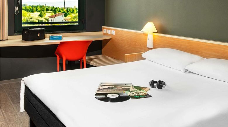 <b>Ibis Firenze Prato Est Room</b>. Images powered by <a href="https://iceportal.shijigroup.com/" title="IcePortal" target="_blank">IcePortal</a>.