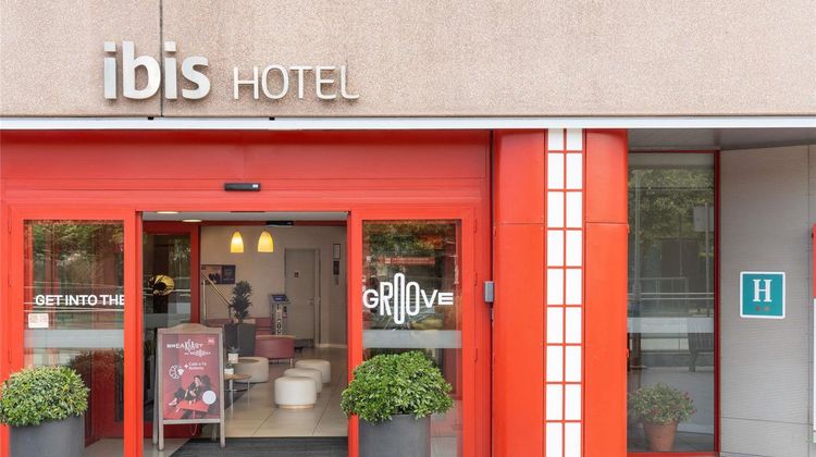 Ibis Barcelona Meridiana Exterior