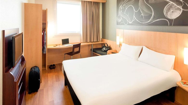 <b>Ibis Barcelona Meridiana Room</b>. Images powered by <a href="https://iceportal.shijigroup.com/" title="IcePortal" target="_blank">IcePortal</a>.