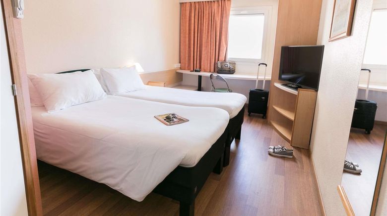 <b>Ibis Jerez de La Frontera Hotel Room</b>. Images powered by <a href="https://iceportal.shijigroup.com/" title="IcePortal" target="_blank">IcePortal</a>.
