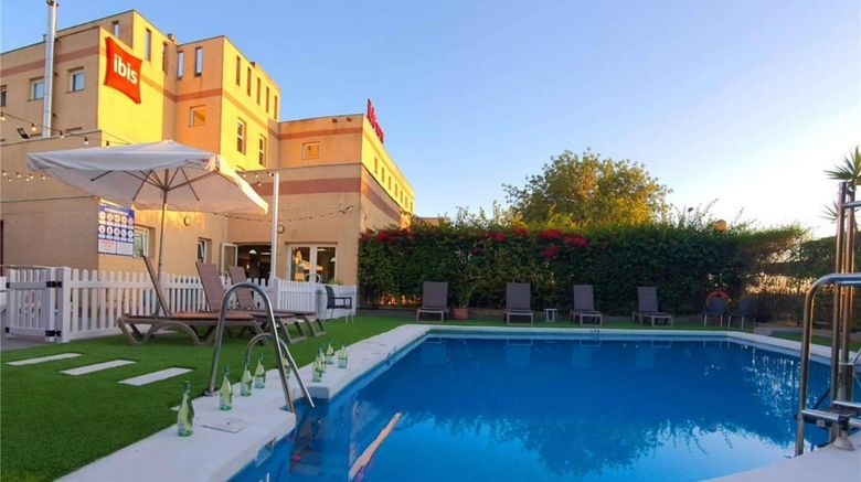 <b>Ibis Jerez de La Frontera Hotel Pool</b>. Images powered by <a href="https://iceportal.shijigroup.com/" title="IcePortal" target="_blank">IcePortal</a>.