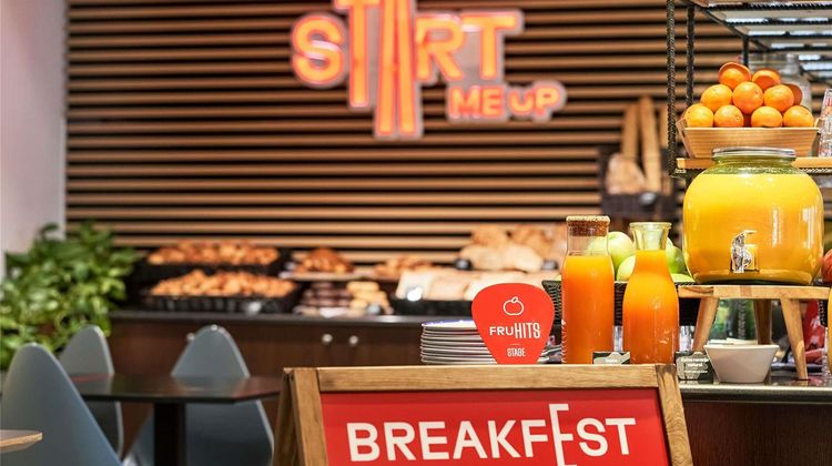 Ibis Madrid Valentin Beato Exterior
