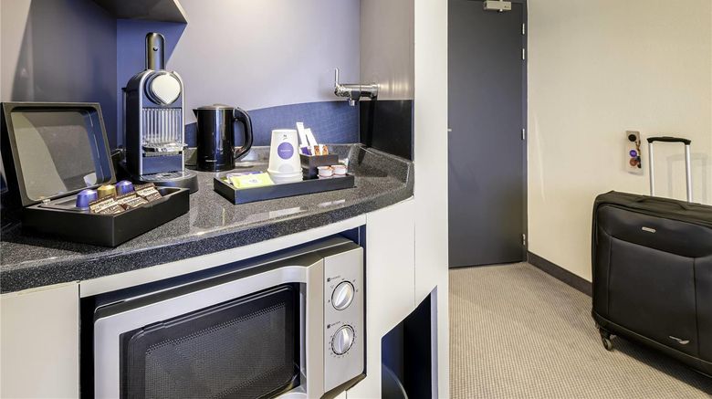 <b>Novotel Suites Paris CDG Airport Villepinte Room</b>. Images powered by <a href="https://iceportal.shijigroup.com/" title="IcePortal" target="_blank">IcePortal</a>.