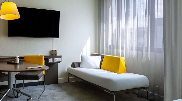 Suite Novotel Paris Saint Denis Stade Room