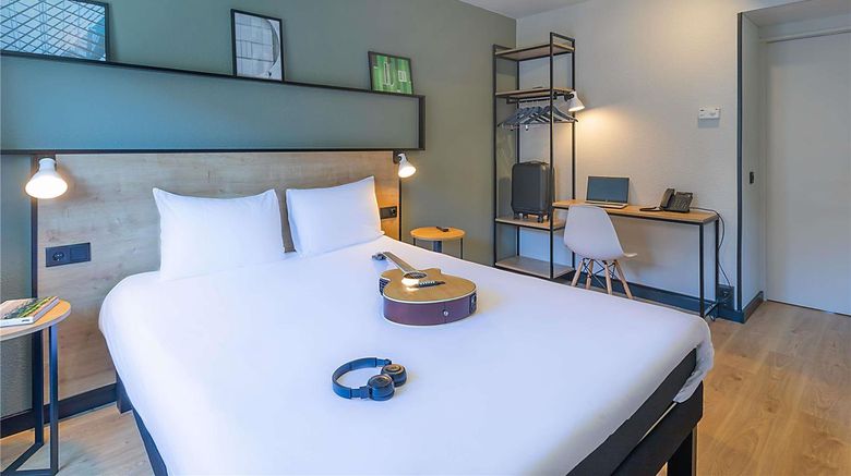 <b>Hotel Ibis Braganca Room</b>. Images powered by <a href="https://iceportal.shijigroup.com/" title="IcePortal" target="_blank">IcePortal</a>.