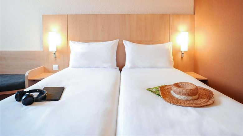 <b>Hotel Ibis Porto Centro Room</b>. Images powered by <a href="https://iceportal.shijigroup.com/" title="IcePortal" target="_blank">IcePortal</a>.