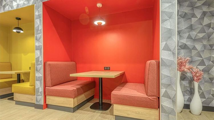 Ibis Hotel Cholet Exterior